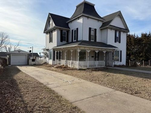 711 Mill St, Mound City, MO, 64470-1329 | Card Image