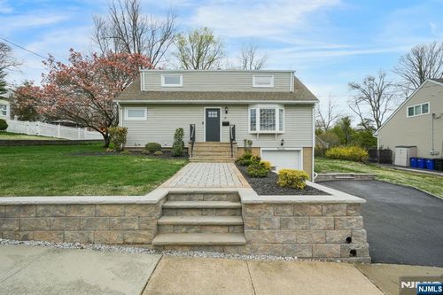 21 Joseph Pl, Wayne, NJ, 07470-3448 | Card Image