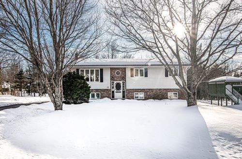 35 Poplar Dr, Lantz, NS, B2S1X1 | Card Image