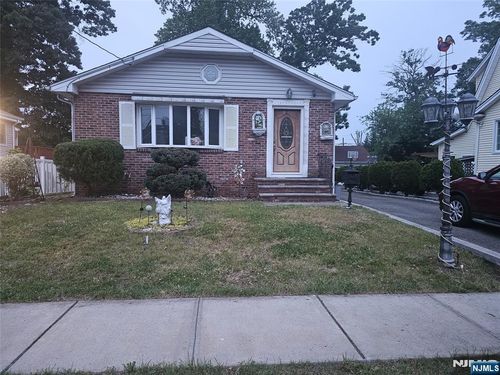 138 Madison Ave, Rochelle Park, NJ, 07662-4317 | Card Image
