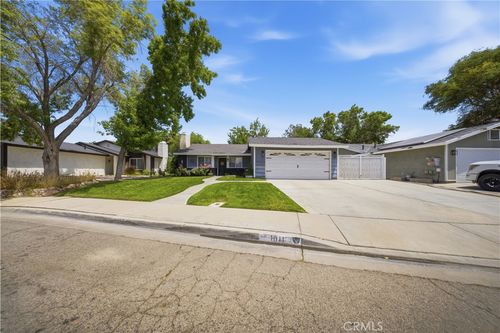 1011 Lightcap, Lancaster, CA, 93535 | Card Image