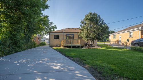 11138 Shaw St, Westchester, IL, 60154-4151 | Card Image