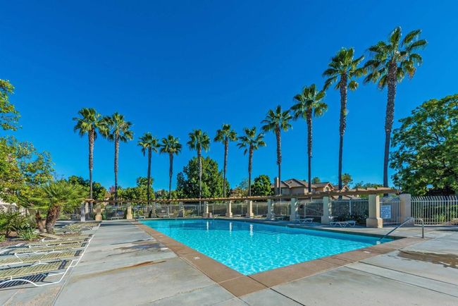 2224 Lago Ventana, Townhouse with 3 bedrooms, 3 bathrooms and 2 parking in Chula Vista CA | Image 38