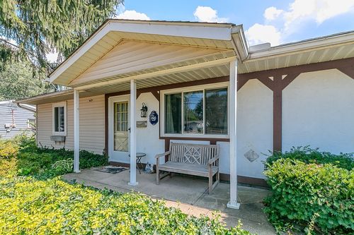 6335 S Cedarwood Rd, Mentor, OH, 44060-3441 | Card Image