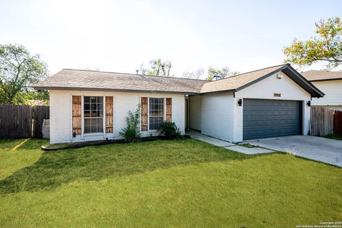 13611 Larkbrook St, San Antonio, TX, 78233-4938 | Card Image