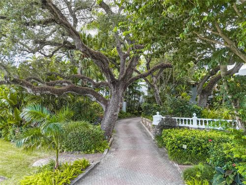 apt-2-2475 S Bayshore Dr, Miami, FL, 33133-4739 | Card Image