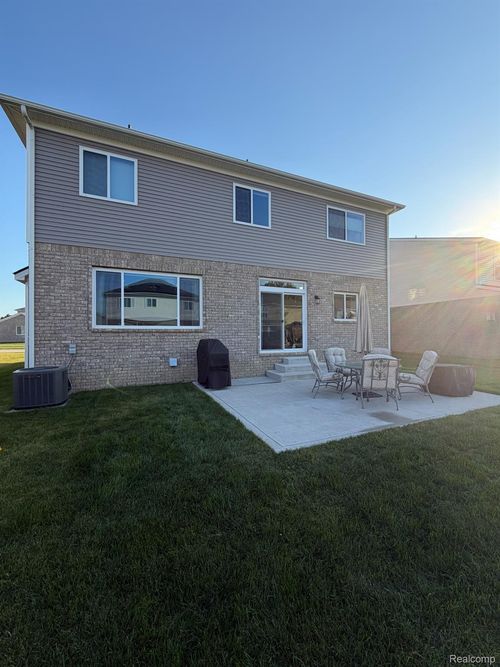 5273 Marie Ln, Sterling Heights, MI, 48310-6702 | Card Image