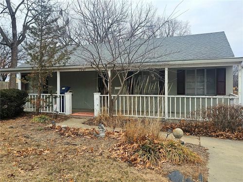 7201 N Holmes Street, Gladstone, MO, 64118 | Card Image