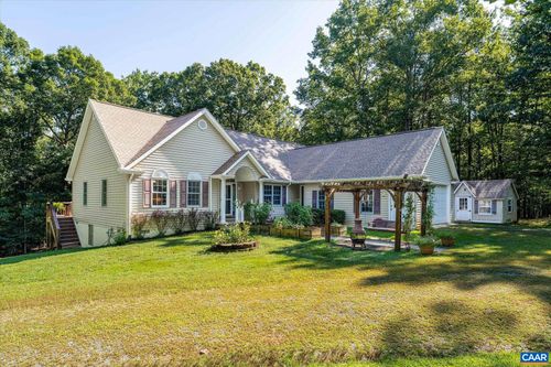 9165 Totier Creek Rd, Scottsville, VA, 24590-3830 | Card Image