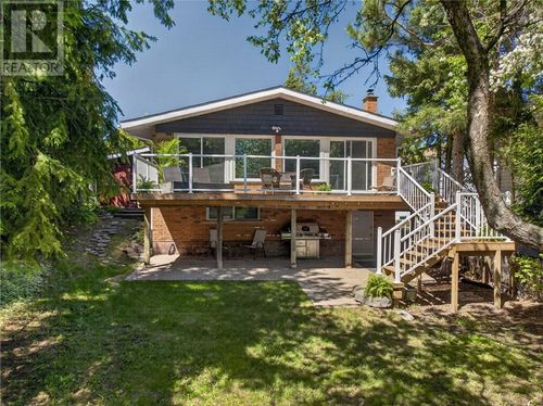 27 Nepahwin Ave, Sudbury, ON, P3E2H5 | Card Image