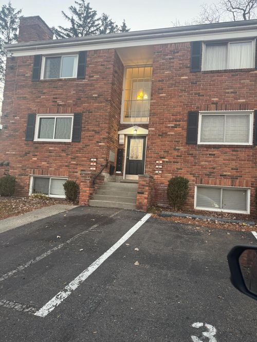 3-31831 Grand River Ave, Farmington, MI, 48336-4138 | Card Image