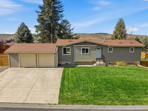 801 E Valleyview Ave, Colfax, WA, 99111-1642 | Card Image