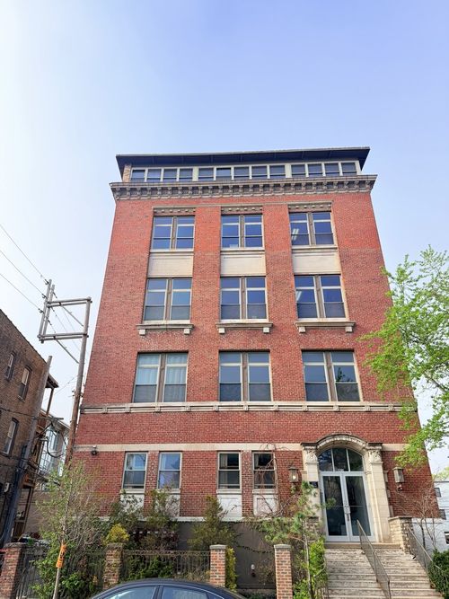 301-1470 Carmen Ave, Chicago, IL, 60640-1486 | Card Image