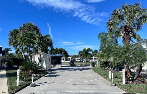 1099 Opal Lake Pt, NAPLES, FL, 34114-9304 | Card Image