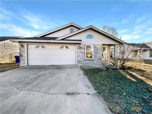 210 Robertstown Rd, Copperas Cove, TX, 76522-1034 | Card Image