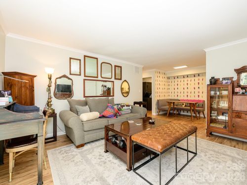 l-4743 Hedgemore Dr, Charlotte, NC, 28209-3382 | Card Image