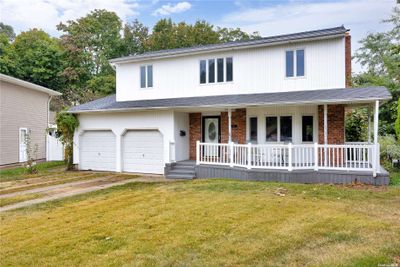 1354 Estelle Court, House other with 4 bedrooms, 2 bathrooms and null parking in Seaford NY | Image 3