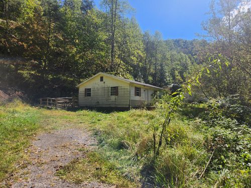 771 Mead Br, Prestonsburg, KY, 41653-8912 | Card Image