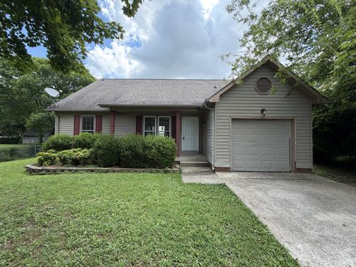 3409 Minor Dr, Clarksville, TN, 37042-5829 | Card Image