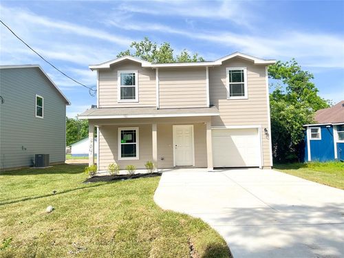 304 N Orange St, Sweeny, TX, 77480-2534 | Card Image