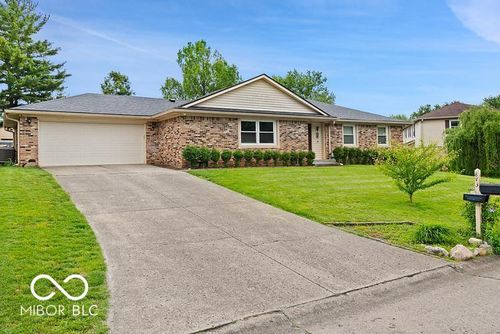 813 Boulder Rd, Indianapolis, IN, 46217-3911 | Card Image