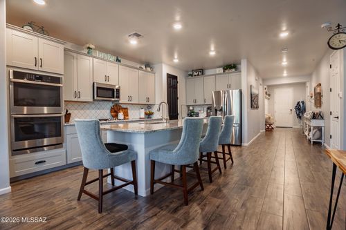 3272 W Shadow Park Way, Tucson, AZ, 85742-9815 | Card Image