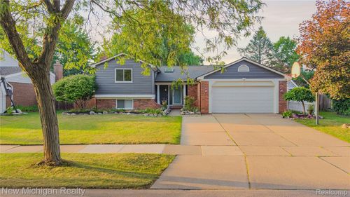 1653 Oakcrest Drive, Troy, MI, 48083 | Card Image