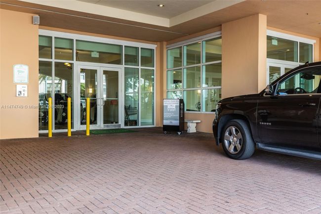 APT-906 - 17555 Atlantic Blvd, Condo with 2 bedrooms, 2 bathrooms and null parking in Sunny Isles Beach FL | Image 35