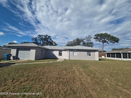 7143 Pear Ln, Spring Hill, FL, 34606-4227 | Card Image
