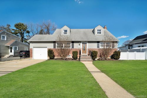 54 Cypress Ave, Bethpage, NY, 11714-1513 | Card Image