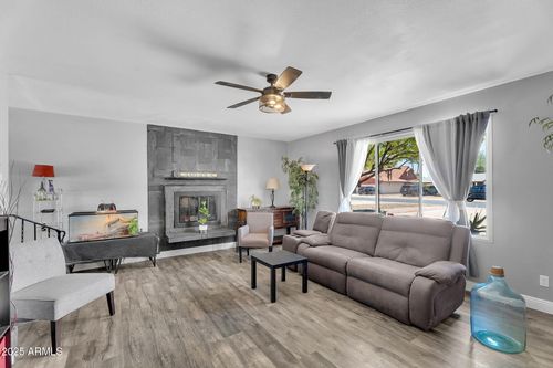 122 E Hermosa Dr, Tempe, AZ, 85282-5103 | Card Image