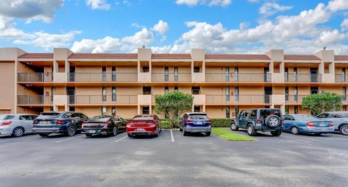 305-5929 Coral Lake Dr, Margate, FL, 33063-5872 | Card Image