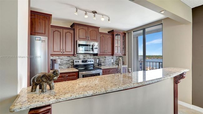 APT-907 - 322 Buchanan St, Condo with 2 bedrooms, 2 bathrooms and null parking in Hollywood FL | Image 6