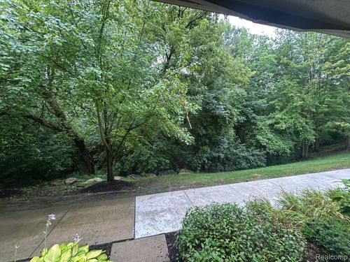 39798 Rockcrest Cir, Northville, MI, 48168-3966 | Card Image