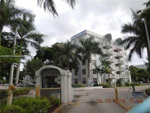 403-482 Nw 165th Street Rd, Miami, FL, 33169-6460 | Card Image
