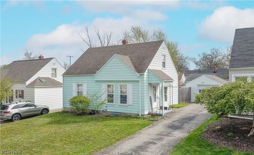 2447 24th St, Cuyahoga Falls, OH, 44223-1511 | Card Image