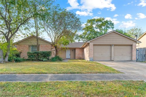 2942 Heritage Colony Dr, Webster, TX, 77598-3307 | Card Image