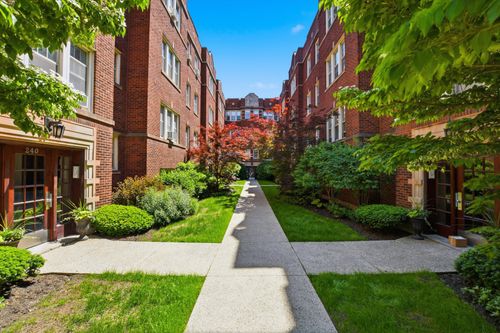 1w-240 S Maple Ave, Oak Park, IL, 60302-3039 | Card Image