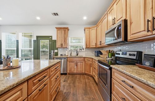 202 Cedar Hills Dr, Elgin, TX, 78621-9726 | Card Image