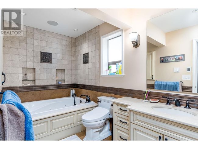 40142 Kalodon Rd, House other with 5 bedrooms, 3 bathrooms and 10 parking in Garibaldi Highlands BC | Image 14