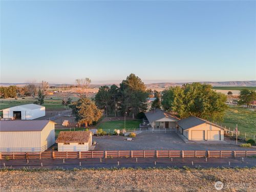 1135 Locher Rd, Touchet, WA, 99360-9653 | Card Image
