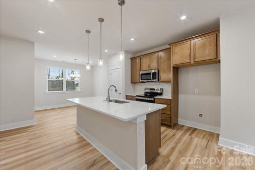6008 Pivot Ct, Charlotte, NC, 28205-8024 | Card Image