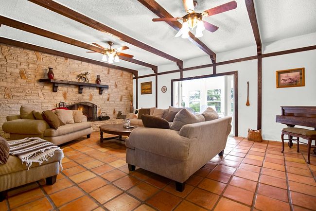 182 Little Ranch Rd, House other with 4 bedrooms, 3 bathrooms and 10 parking in Red Rock TX | Image 4