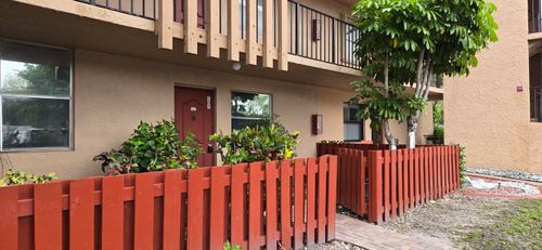 107-7300 Lake Circle Dr, Margate, FL, 33063-4894 | Card Image