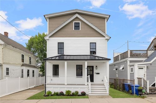 4 Atlantic St, Newport, RI, 02840-3903 | Card Image