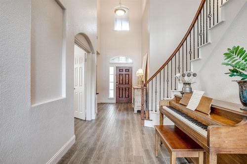 9820 Mullins Crossing Dr, Fort Worth, TX, 76126-3057 | Card Image