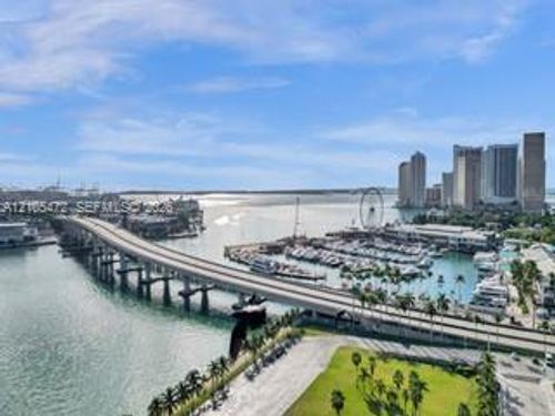 811-888 Biscayne Blvd, Miami, FL, 33132-1512 | Card Image