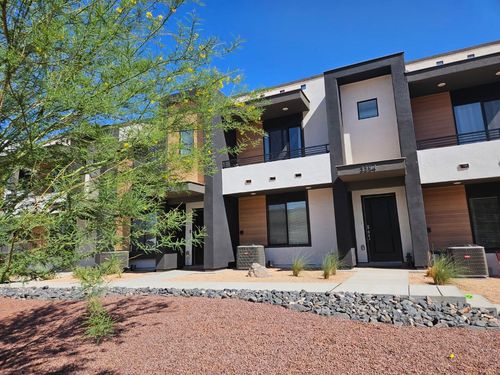 3358 E Elkhorn Ln, Washington, UT, 84780-3632 | Card Image