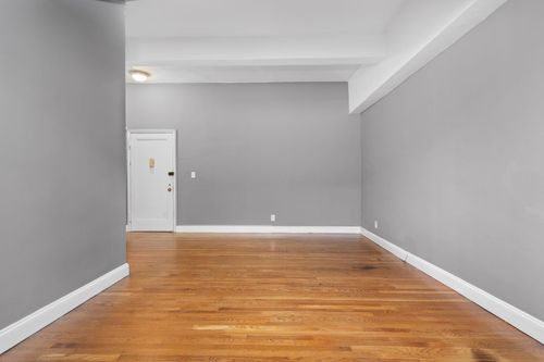 apt-l1-325 Main St, White Plains, NY, 10601-3677 | Card Image