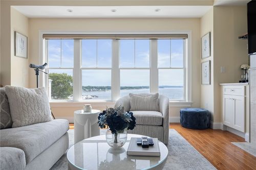 11-3958 Post Rd, Warwick, RI, 02886-9235 | Card Image